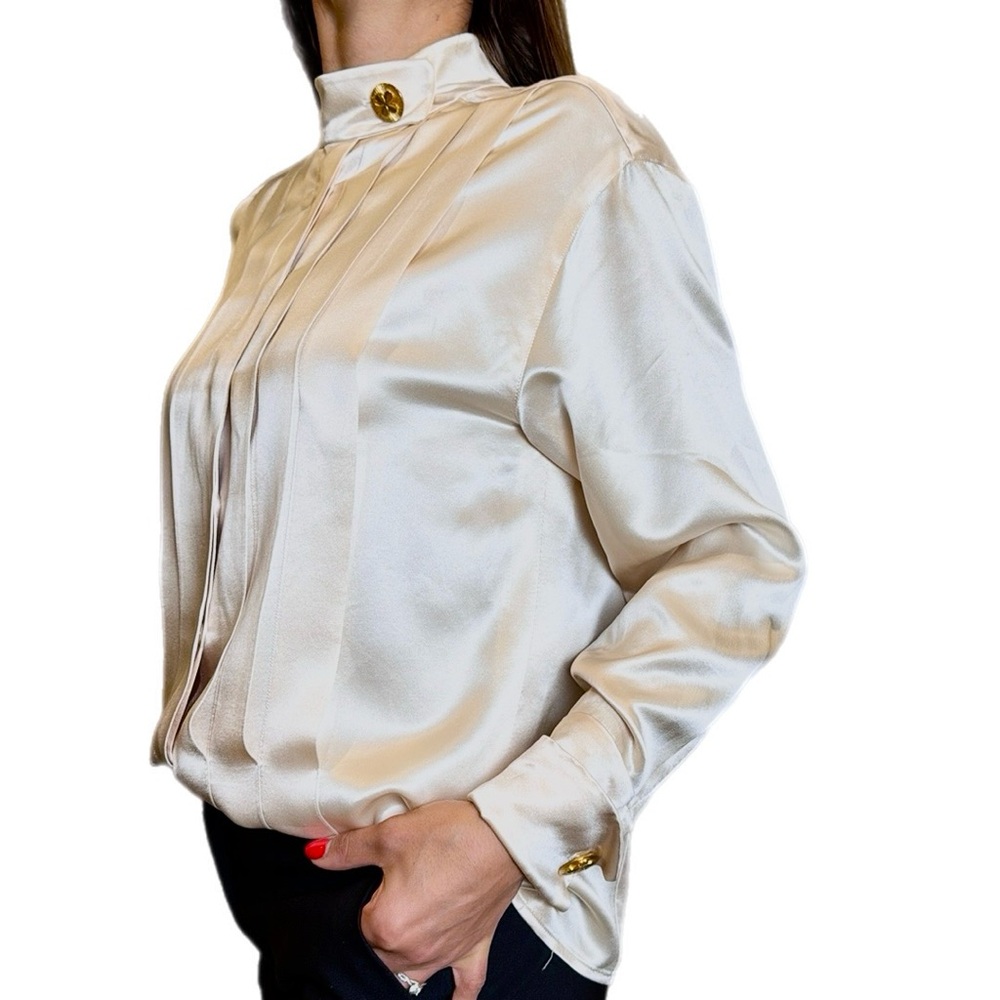 CHANEL BLOUSE WITH CLOVER BUTTONS M 38 EUR SILK SATIN BLOUSE SILK TOP